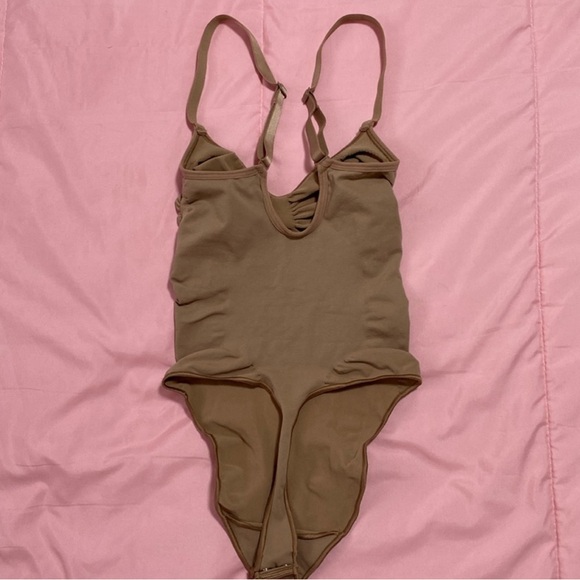 Skims bodysuit thong - Picture 5 of 5